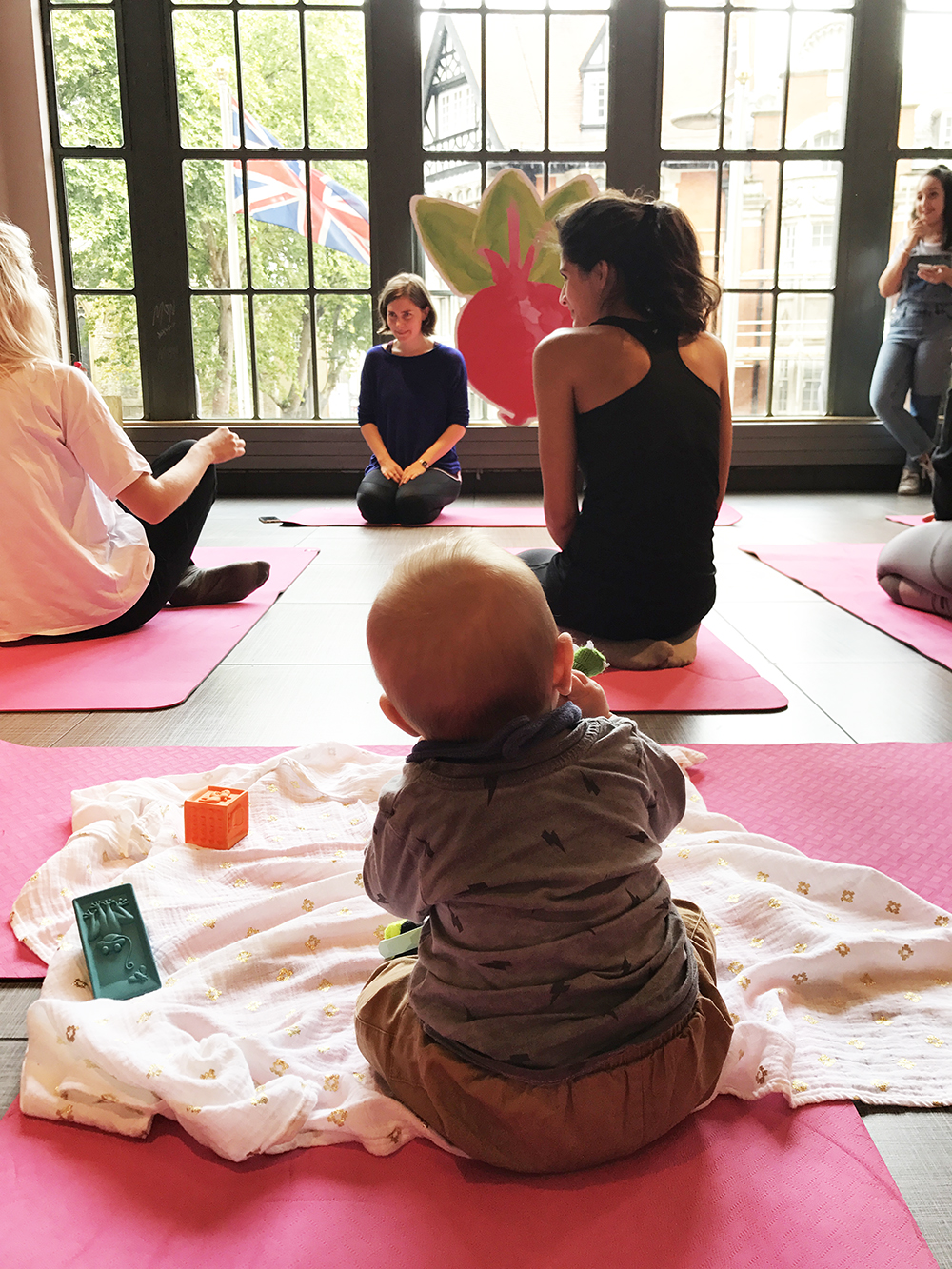 Baby yoga1